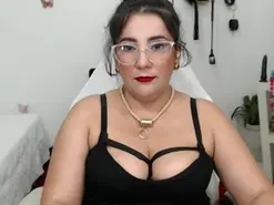 Amateur Free Porn Cam of mom_hot