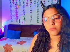 Amateur Sex Cam of Vicky_Miller_27