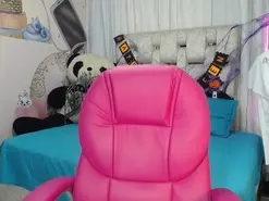 Amateur Free Live Porn of EMMASWEET1