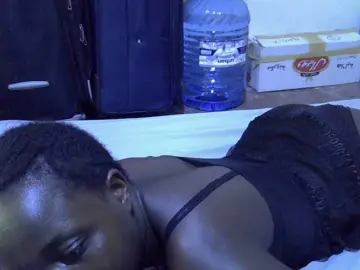 Bongacams Adult Webcam of alora-skylar