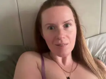 Bongacams Free Porn Cam of REDHEADROSIE