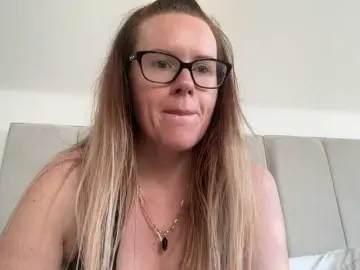 Bongacams Sex Cam of REDHEADROSIE