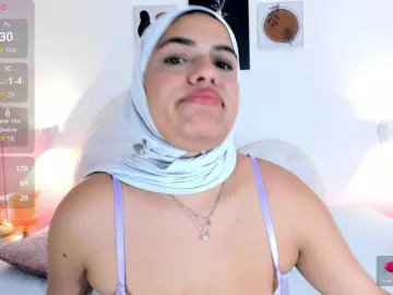 Bongacams Free Porn Cam of mhia-paris