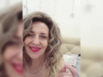 Bongacams Free Porn Cam of mery8poppins