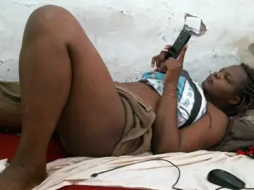 Bongacams Live Porn of Vivvy-Queen