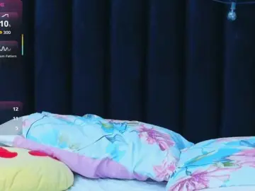 Bongacams Live Sex Cam of horny18girl