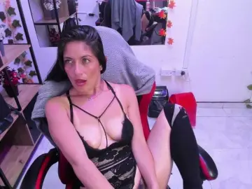 Bongacams Live Sex Cam of sara-squirtt