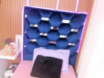 Bongacams Private Sex Chat of emily-cute