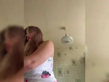 Bongacams Watch Live Sex Cams of little-devil