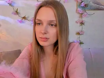 Bongacams Free Porn Cam of CrimsonAura