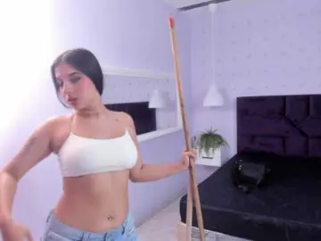 Bongacams Watch Live Sex Cams of Madyscarlett