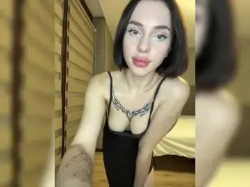 Bongacams Nude Webcam of BabyDarii