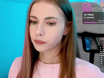 Bongacams Adult Video Chat of -VikkiL0vesCheese-