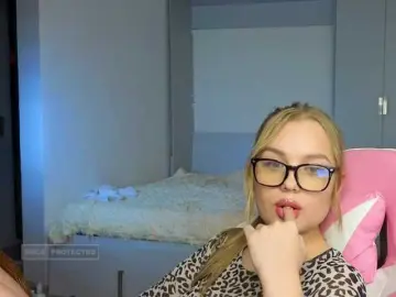 Bongacams Live Sex Cam of LunarFlare