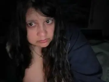 Bongacams Live Sex Cam of DUMBHOEMELANIE