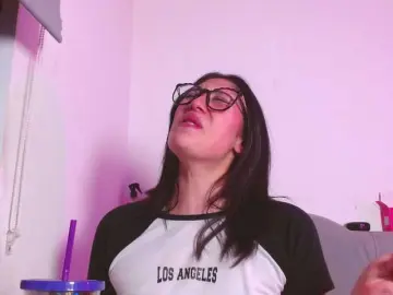 Bongacams Adult Webcam of Red-moonn