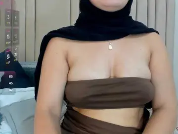 Bongacams Watch Live Sex Cams of izadii