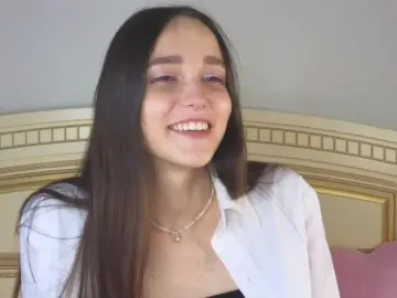 Bongacams Nude Webcam of SoftieDream