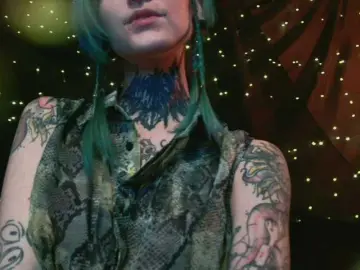 Bongacams Watch Live Sex Cams of LittleSpaceMouse-