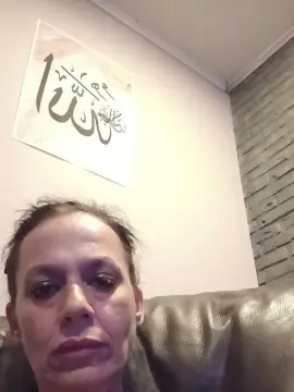 Cam4 Free Porn Cam of Lacharmeuse