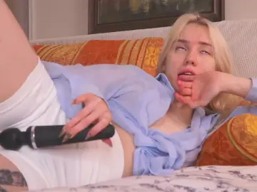 Cam4 Live Porn of blue_bow