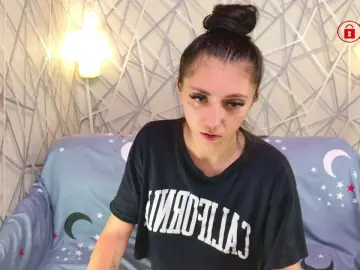 Cam4 Live Porn of CharmingLIA