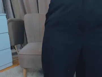 Cam4 Watch Live Sex Cams of LeighaCerezo