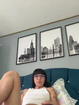 Cam4 Private Sex Chat of QueenDesiree