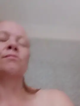 Cam4 Adult Video Chat of QUEENB8675