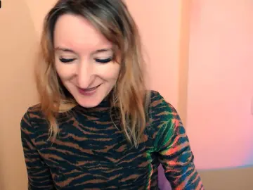 Cam4 Nude Webcam of LillyBluee