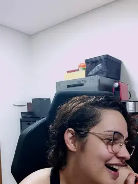 Cam4 Adult Video Chat of Yve_Zveel