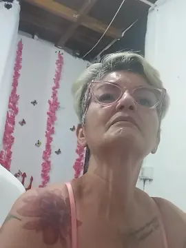 Cam4 Adult Webcams of bety_cum2