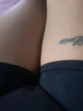 Cam4 Live Porn of Yennyaurar