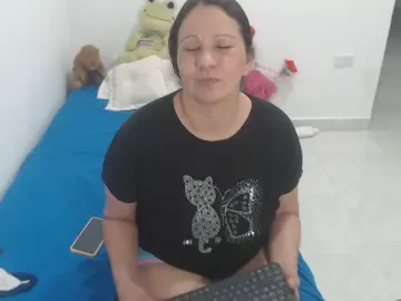 Cam4 Live Porn of LauraFoxx