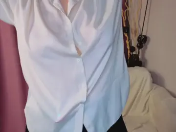 Cam4 Live Sex Cam of LeighannViereck