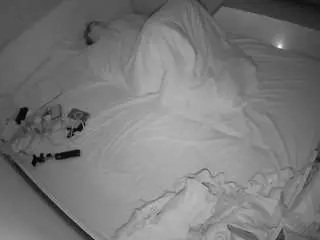 Camsoda Adult Webcam of voyeurcam-julmodels-greybed-1