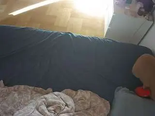 Camsoda Sex Chat of voyeurcam-julmodels-greybed-2