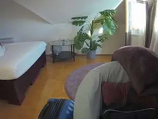 Camsoda Adult Webcams of voyeurcam-julmodels-whitebed-6