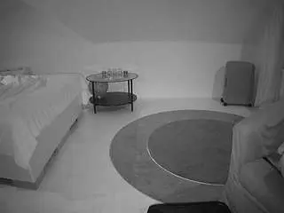 Camsoda Nude Webcam of voyeurcam-julmodels-whitebed-6