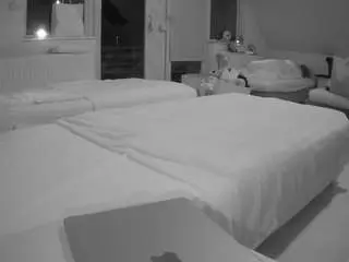 Camsoda Free Porn Cam of voyeurcam-julmodels-bed-2