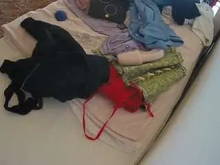 Camsoda Live Porn of voyeurcam-julmodels-whitebed-1