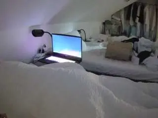 Camsoda Best live sex cam show of voyeurcam-julmodels-bed-4