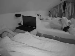 Camsoda Adult Webcam of voyeurcam-julmodels-bed-4