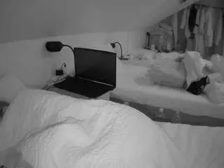 Camsoda Adult Webcam of voyeurcam-julmodels-bed-4