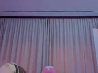 Camsoda Adult Webcam of reina-cummingss