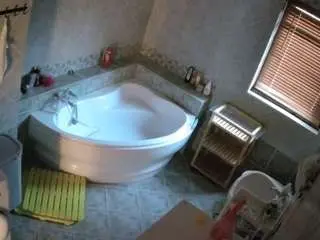 Camsoda Private Sex Chat of voyeurcam-julmodels-bath-1st-2