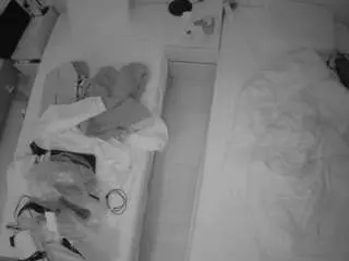 Camsoda Private Sex Chat of voyeurcam-julmodels-bed-5