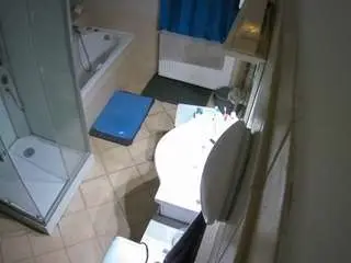 Camsoda Sex Chat of voyeurcam-julmodels-bath-2nd-2