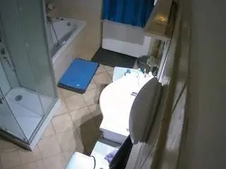 Camsoda Sex Chat of voyeurcam-julmodels-bath-2nd-2