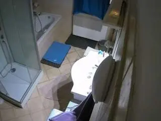 Camsoda Watch Live Sex Cams of voyeurcam-julmodels-bath-2nd-2